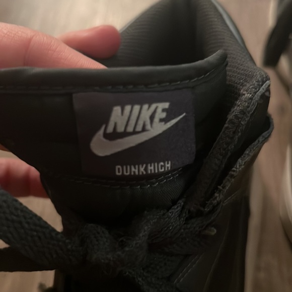 Nike Dunk High Tennis Shoes - Picture 4 of 5